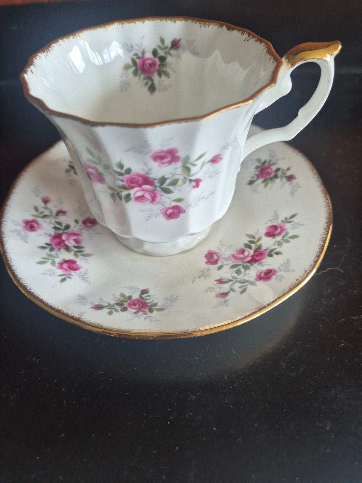 Elisabethan fine bone china porselein, Ophalen of Verzenden, Zo goed als nieuw, Porselein, Kop en/of schotel