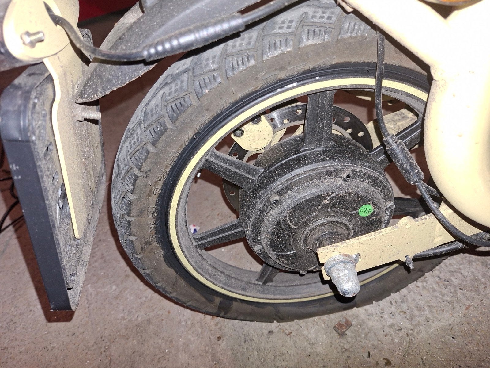 Gezocht: Achterwiel voor Twofish elektrische step, Ophalen of Verzenden, Gebruikt, Elektrische step (E-scooter), Twofish