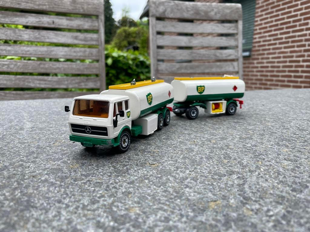 Siku 3718 - Mercedes 2232 tankwagen BP, Ophalen of Verzenden, Gebruikt, Bus of Vrachtwagen, SIKU