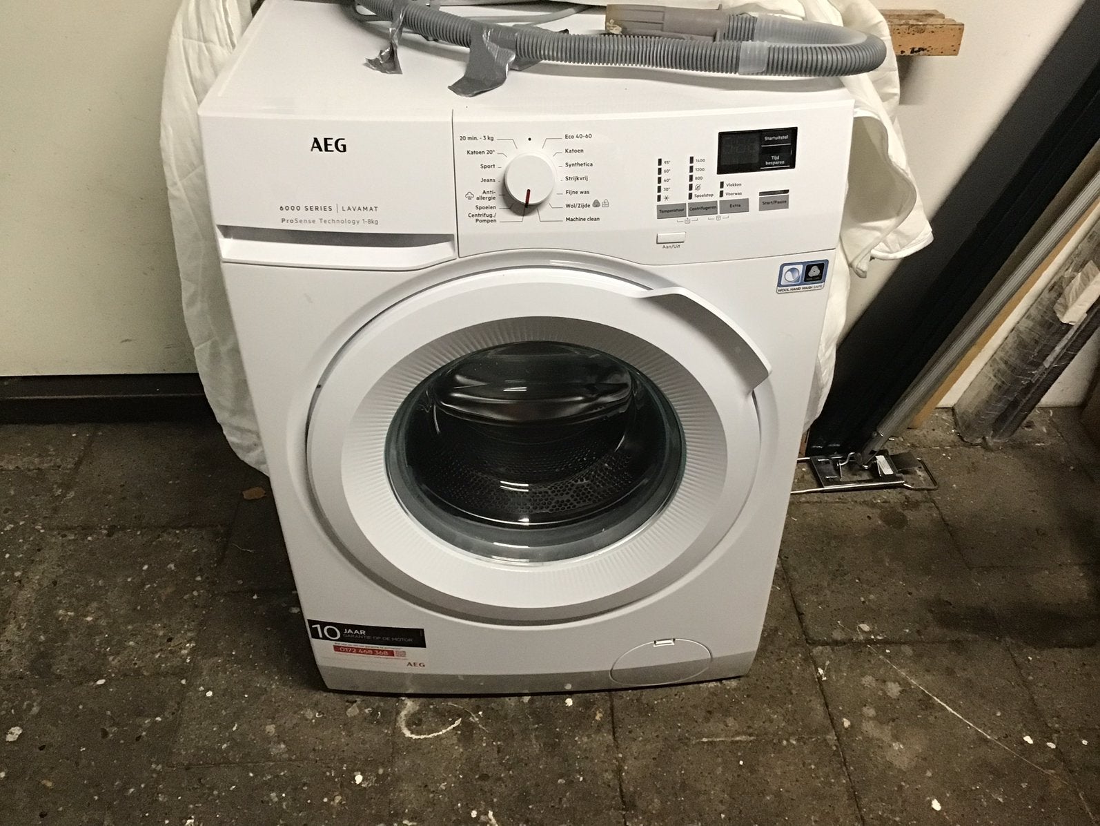 AEG Wasmachine 8 kg 600 serie / lavamat 299,- euro, Witgoed en Apparatuur, Ophalen, Zo goed als nieuw, 85 tot 90 cm, 1200 tot 1600 toeren