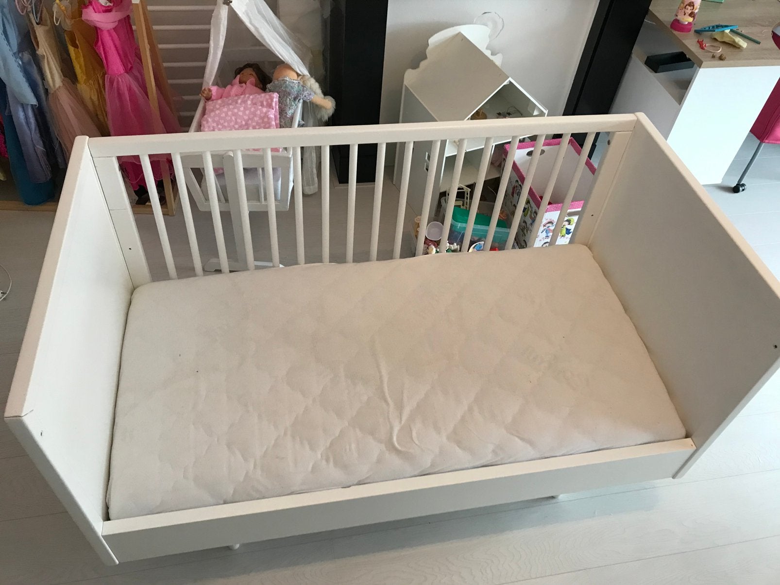 Kinderbedje, Kinderen en Baby's, Kinderkamer | Bedden, Ophalen, Gebruikt, Minder dan 140 cm, Matras
