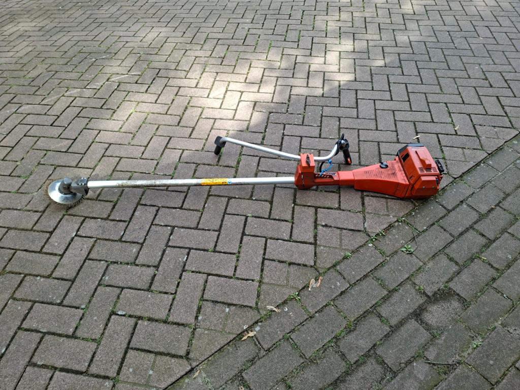 Husqvarna 250R Bosmaaier - Krachtig en Betrouwbaar, Tuin en Terras, Ophalen, Benzine, Gebruikt, 30 tot 50 cm