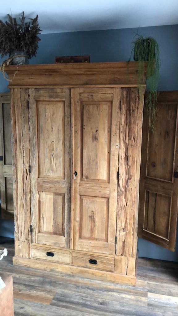 Stoer en sober Teak houten kast, Ophalen
