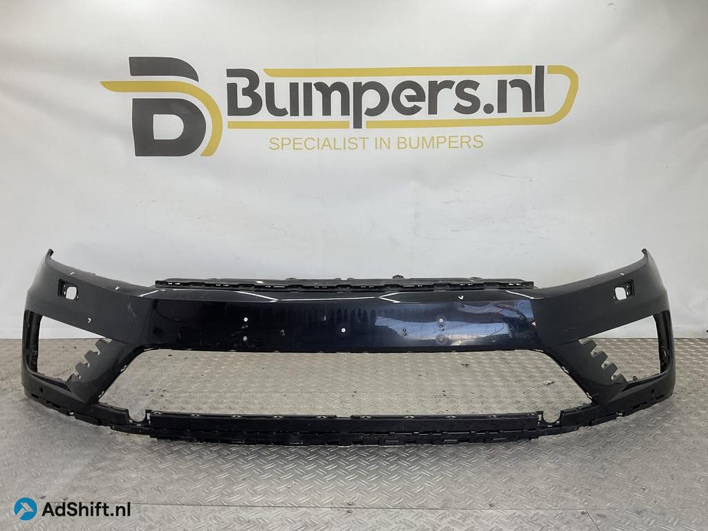 Bumper Volkswagen Touareg II 2016 7P6807221F Voorbumper C7-1, Auto-onderdelen, Bumper