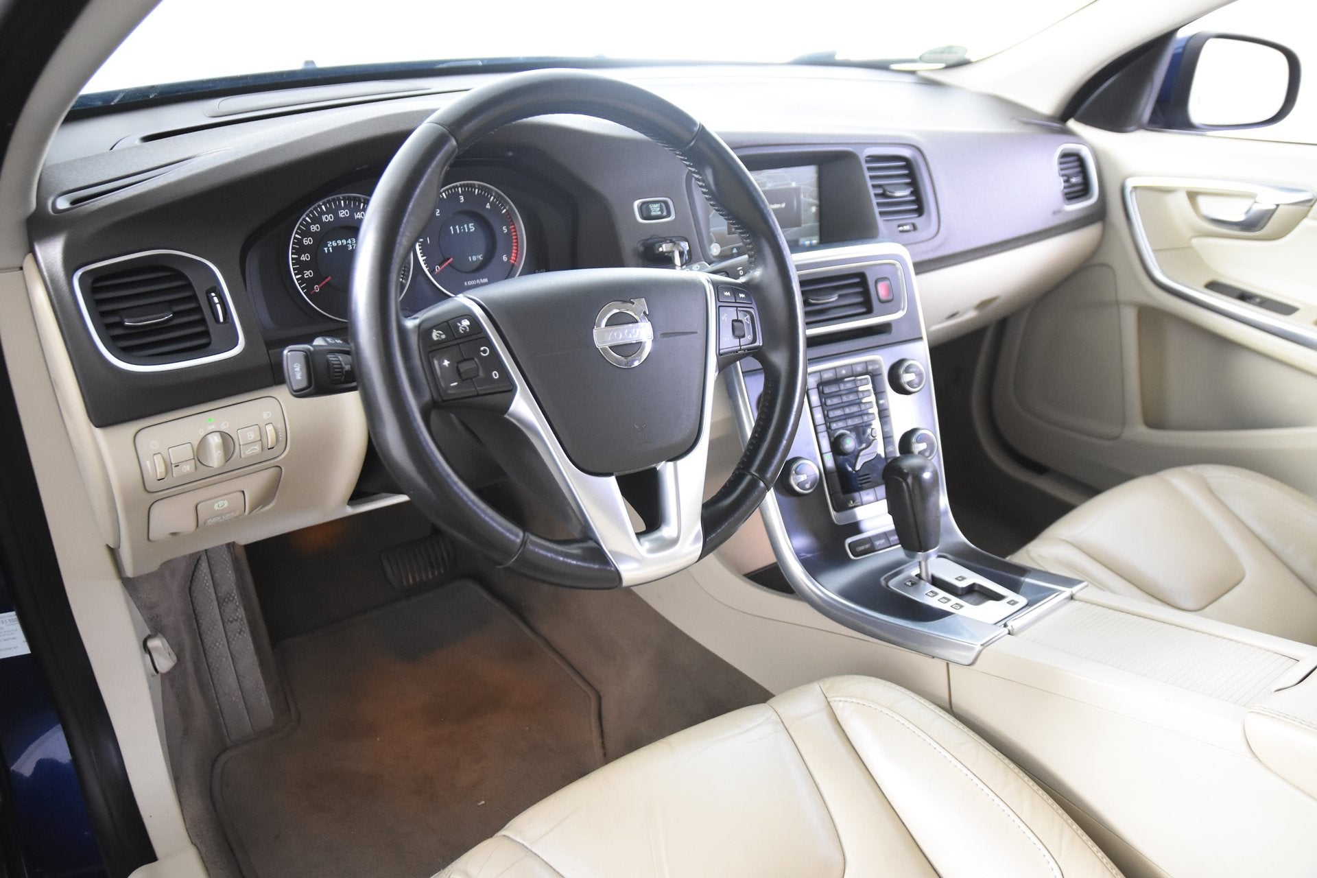 Volvo V60 D3 Ocean Race *Leer*Navi*Stoelverwarming*, Auto's, Euro 5, Gebruikt, Beige, 4 cilinders