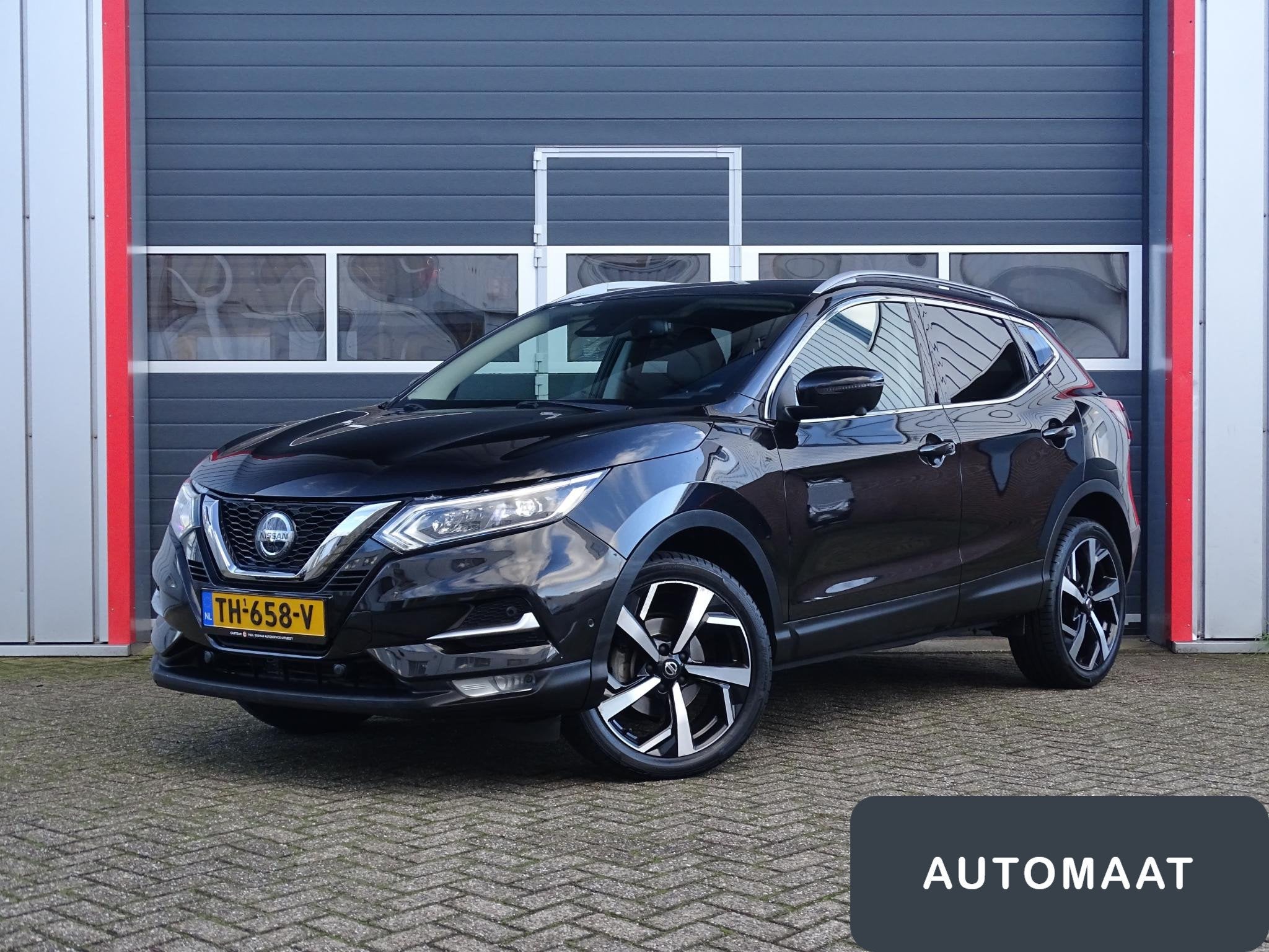 Nissan Qashqai 1.2 Tekna | Parkeer sensoren | Lane Assist |, Auto's, Gebruikt, 4 cilinders, Zwart, Origineel Nederlands