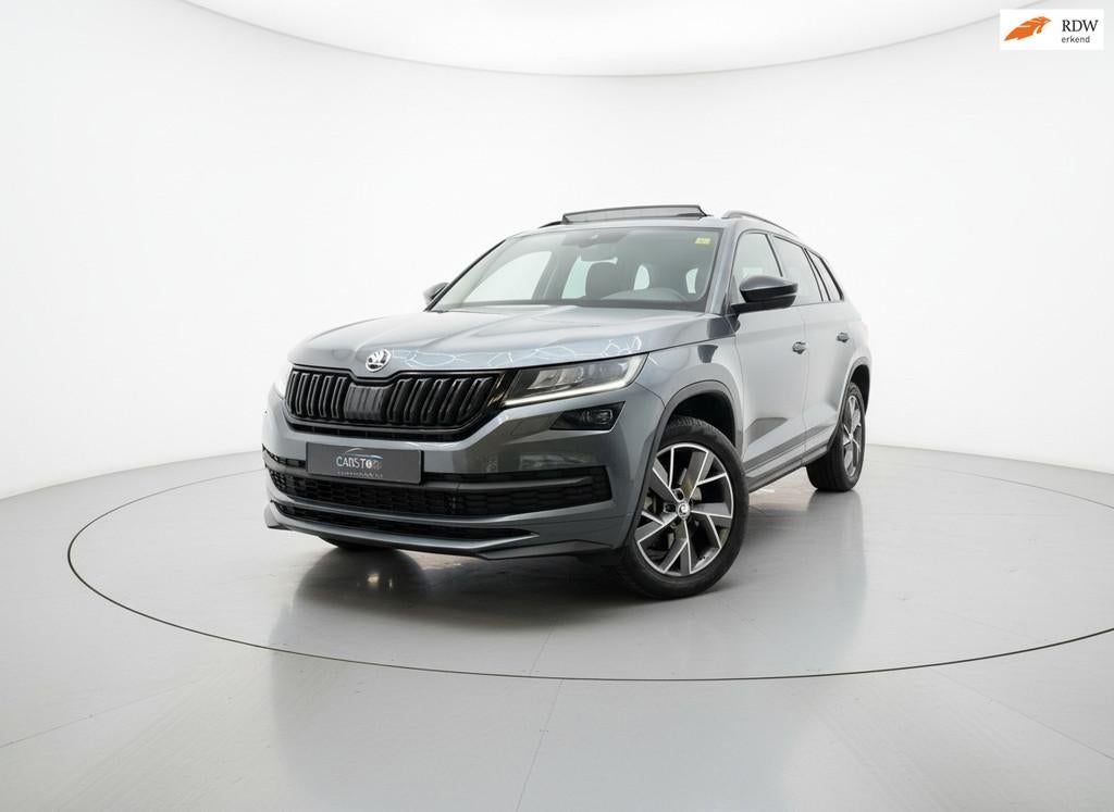 Skoda Kodiaq 2.0 TSI 4x4 SPORTLINE PANO VIRTUAL 7 PERSOONS, Auto's, Gebruikt, Zwart, 1984 cc, 7 stoelen