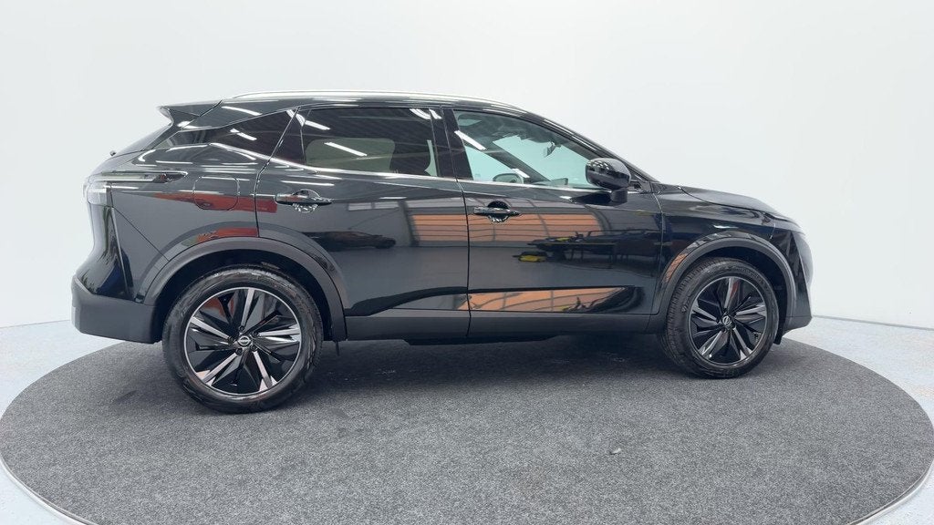 Nissan Qashqai 1.3 MHEV Xtronic Tekna Luxe crossover met top, Auto's, Nissan, Euro 6, 4 cilinders, Met garantie (alle), Zwart