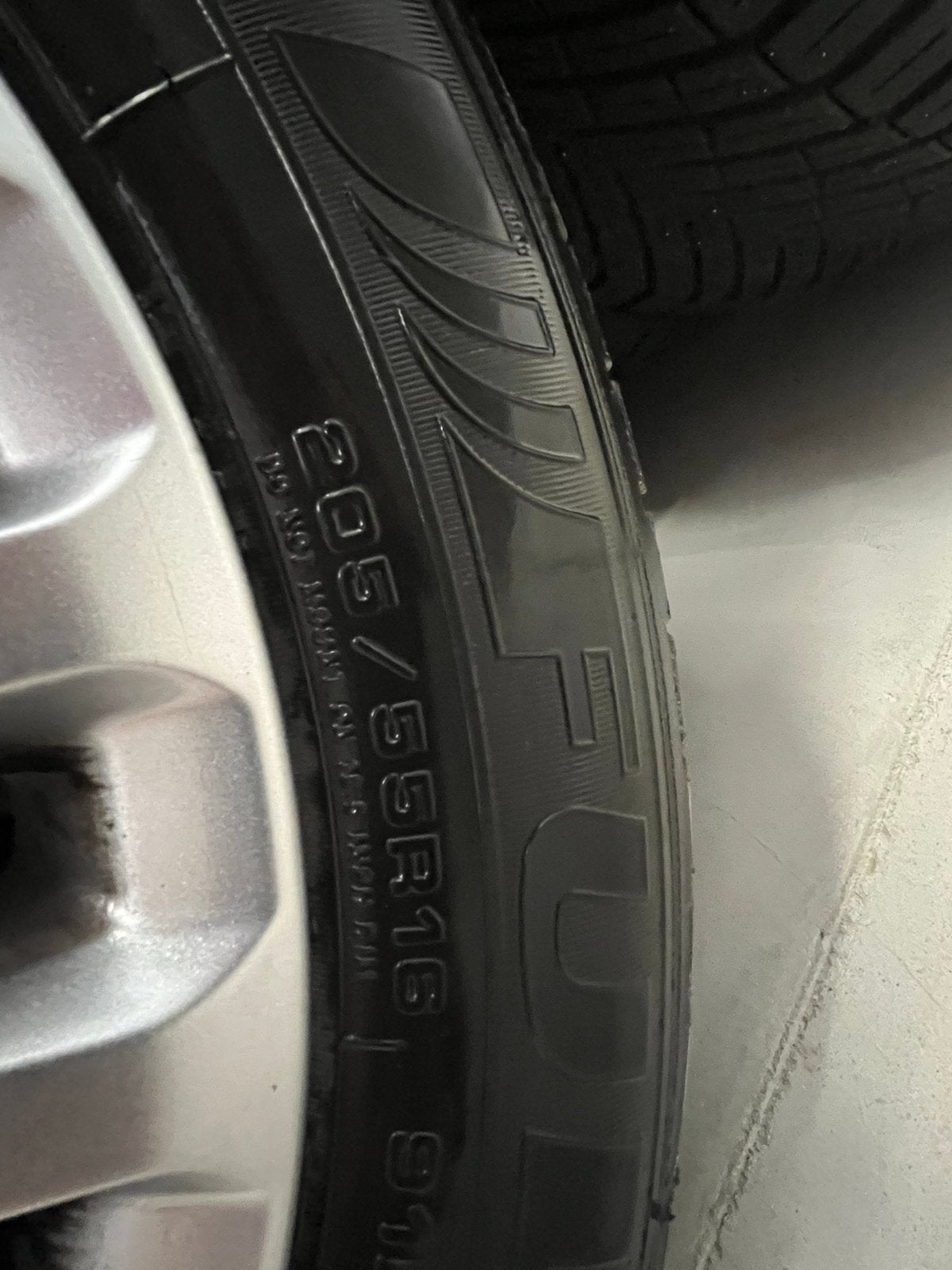 Ford 205/55R16 zomerbanden met velgen, Ophalen, Gebruikt