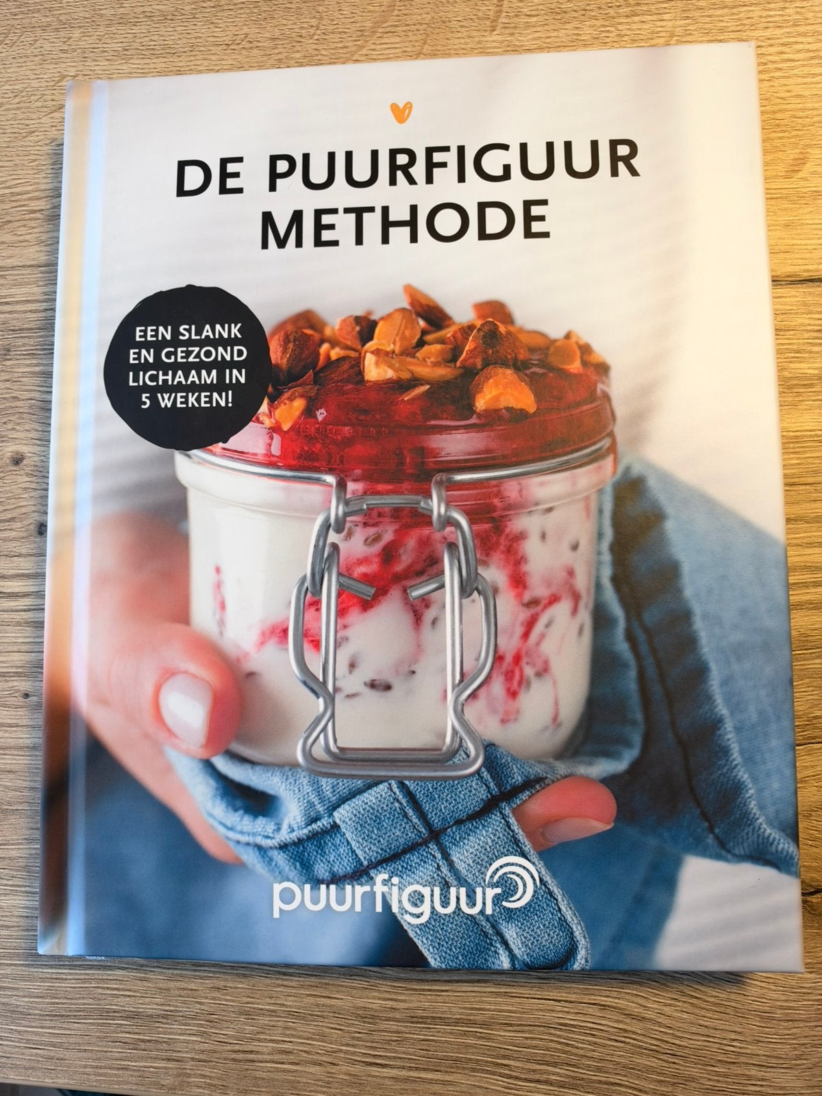 Boek puur figuur en simpel koolhydraatarm, Ophalen of Verzenden, Zo goed als nieuw