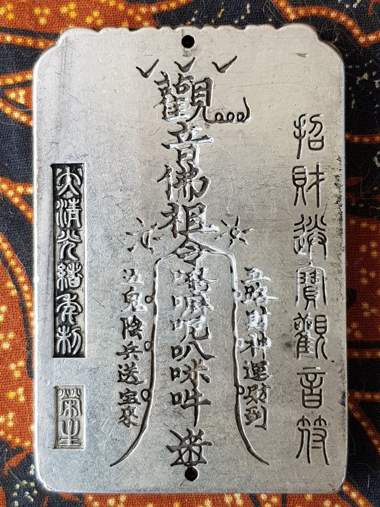 Prachtig oud Chinees zilverbrons amulet met Boeddha 6,8 cm., Antiek en Kunst, Kunst | Niet-Westerse kunst, Zilver, China, Brons