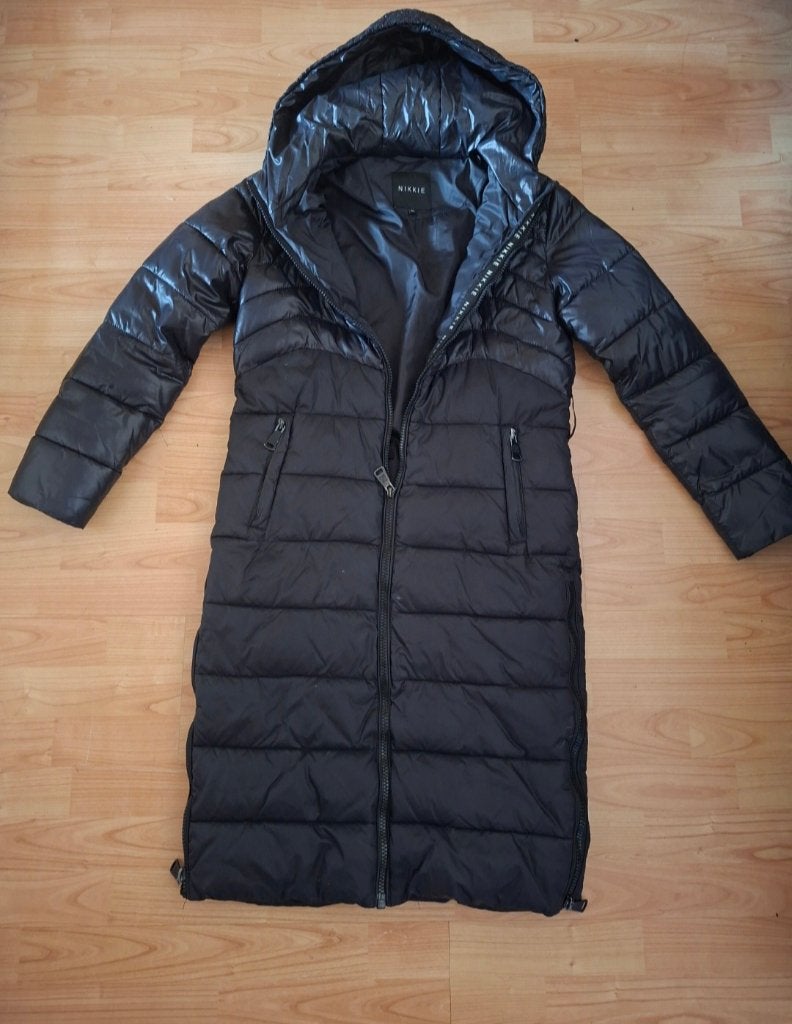 Nikkie lange puffer S, Zwart, Ophalen of Verzenden, Nikkie, Maat 36 (S)