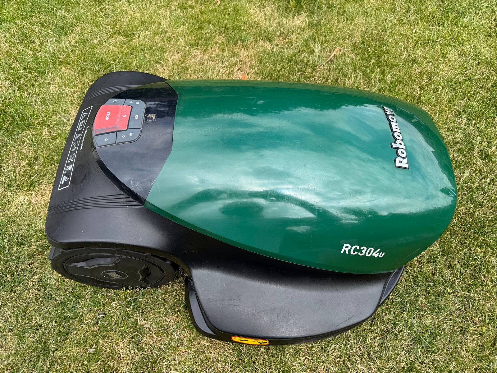 Robomow RC304u Robotmaaier, Ophalen of Verzenden, Gebruikt, Meer dan 25 cm, Met regensensor