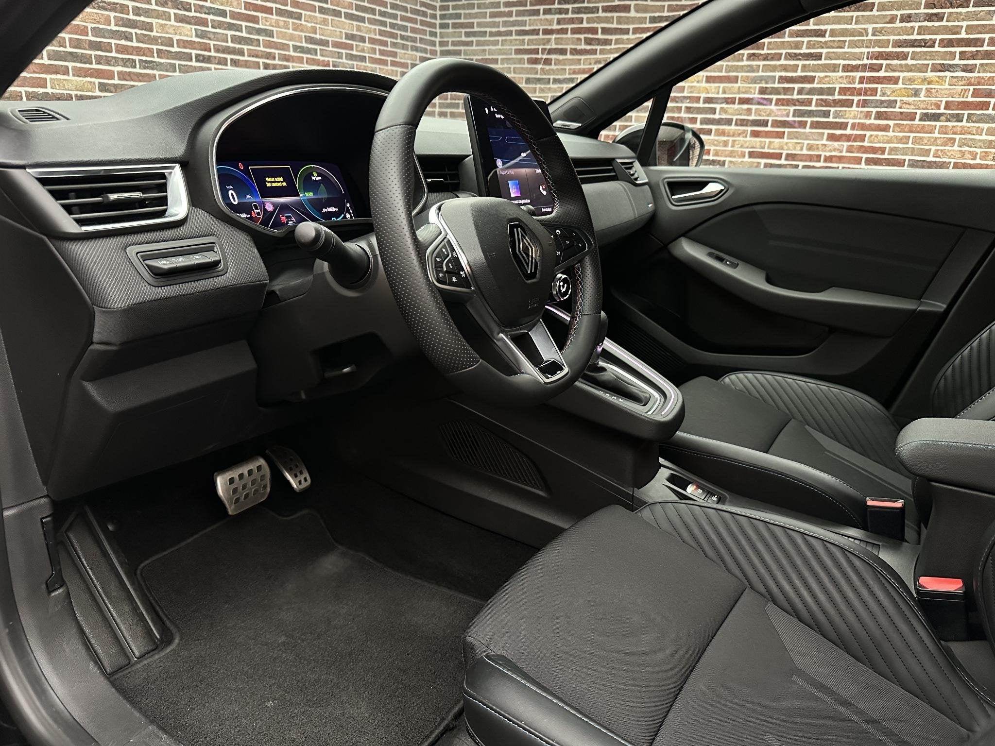 Renault Clio 1.6 E-Tech Full Hybrid 145 esprit Alpine | BOSE, Dealer onderhouden, Gebruikt, Euro 6, Leder en Stof