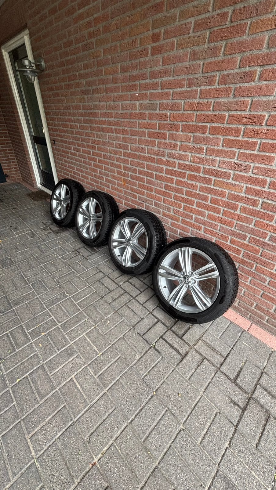 18” Sebring R-line winterbanden, Auto-onderdelen, Banden en Velgen, Ophalen, 18 inch, Banden en Velgen, Winterbanden