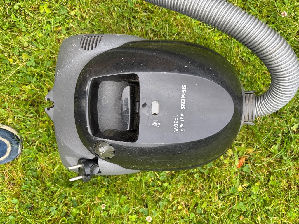 Stofzuiger, Witgoed en Apparatuur, Stofzuigers, Gebruikt, 1600 tot 2000 watt, Regelbare zuigkracht, Ophalen