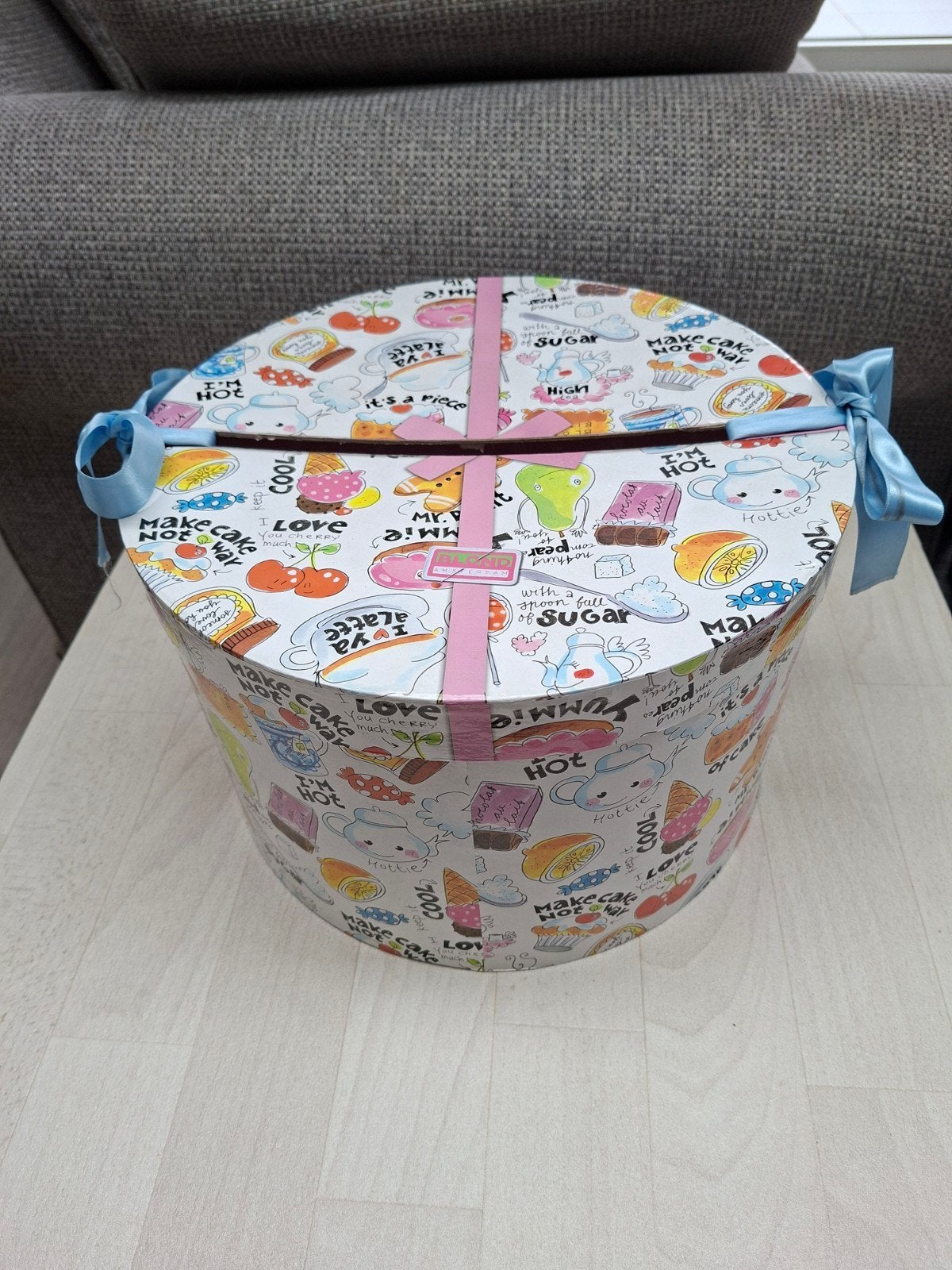 Leuke ronde enveloppen doos met Blond Amsterdam print, Ophalen, Verjaardag