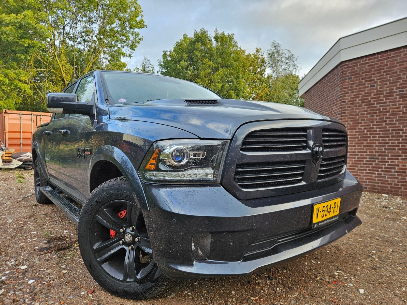 Dodge Ram 1500 98000km luchtvering en lage bijtelling!!, Auto's, Automaat, Stoelverwarming, Vierwielaandrijving, Zwart