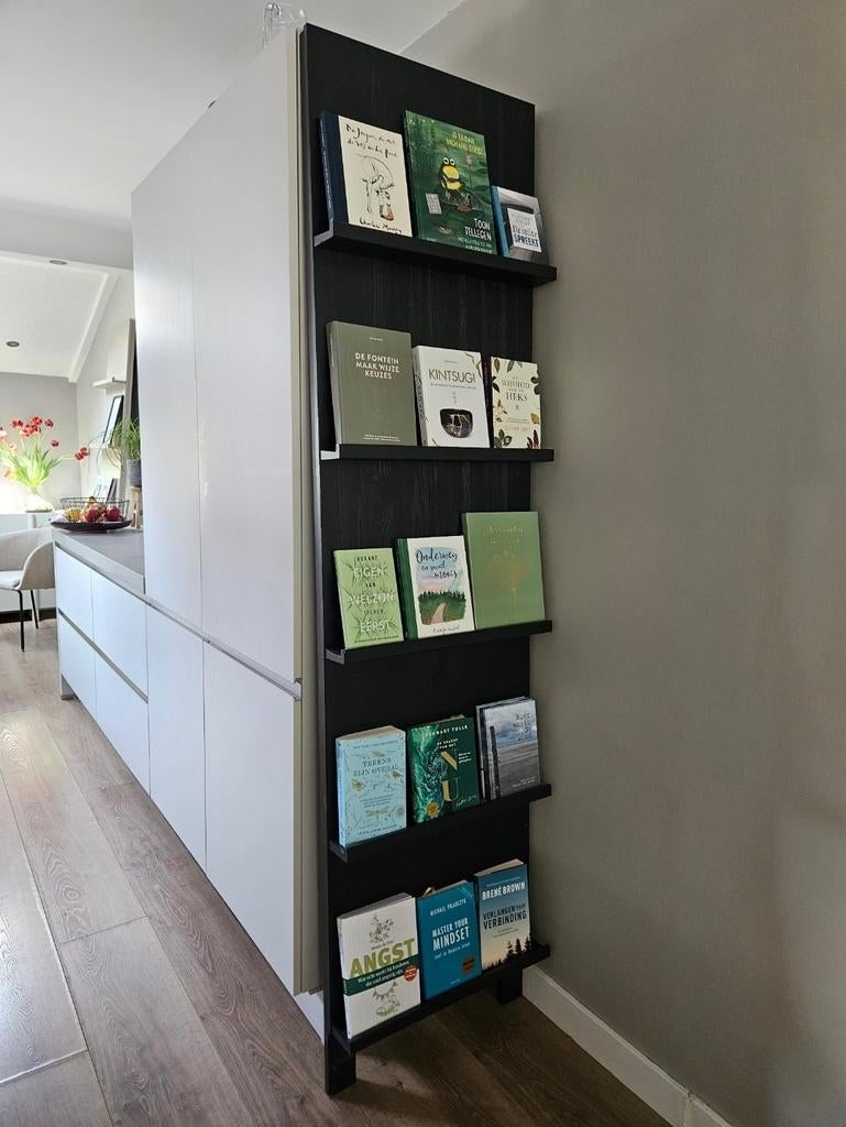 VT Wonen pronkrek boekenrek, Ophalen