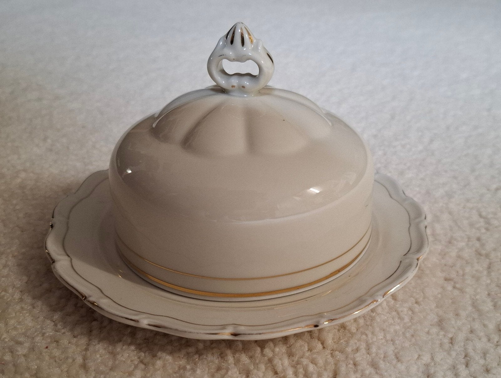 Ronde botervloot. Made in Czechoslovakia, Antiek en Kunst, Ophalen of Verzenden