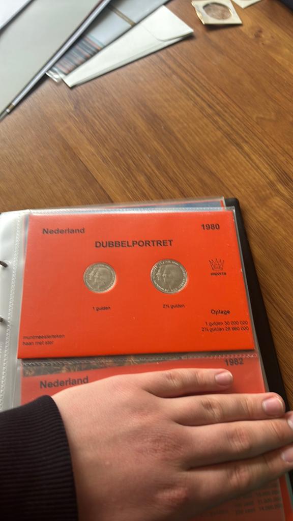 2 beatrix boeken van 1980 tot 2001, Ophalen, Zo goed als nieuw, Overige genres, 1 bandje