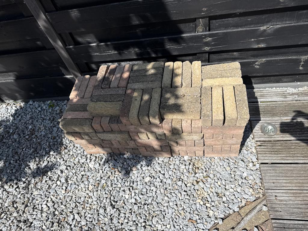 Waaltjes 4m2 gratis, Ophalen, Beton, Klinkers