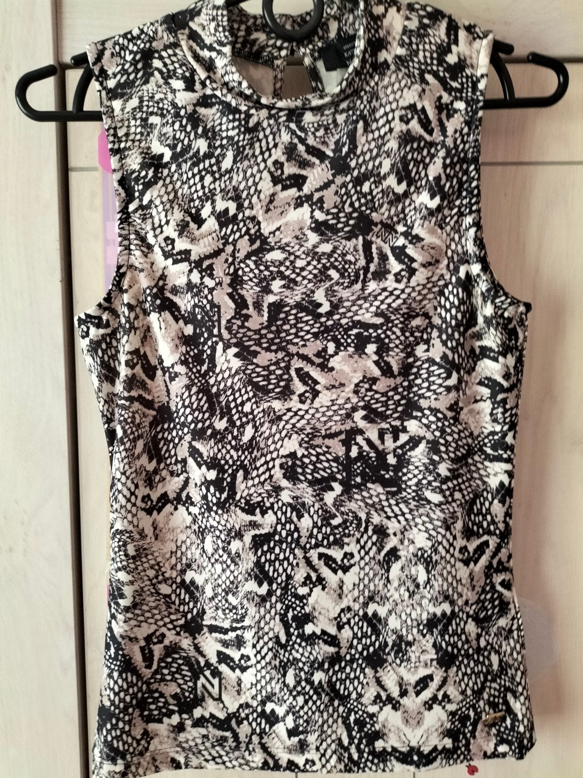 Nikkie top met slangenprint, maat 32, Zwart, Ophalen of Verzenden, Zo goed als nieuw, Nikkie