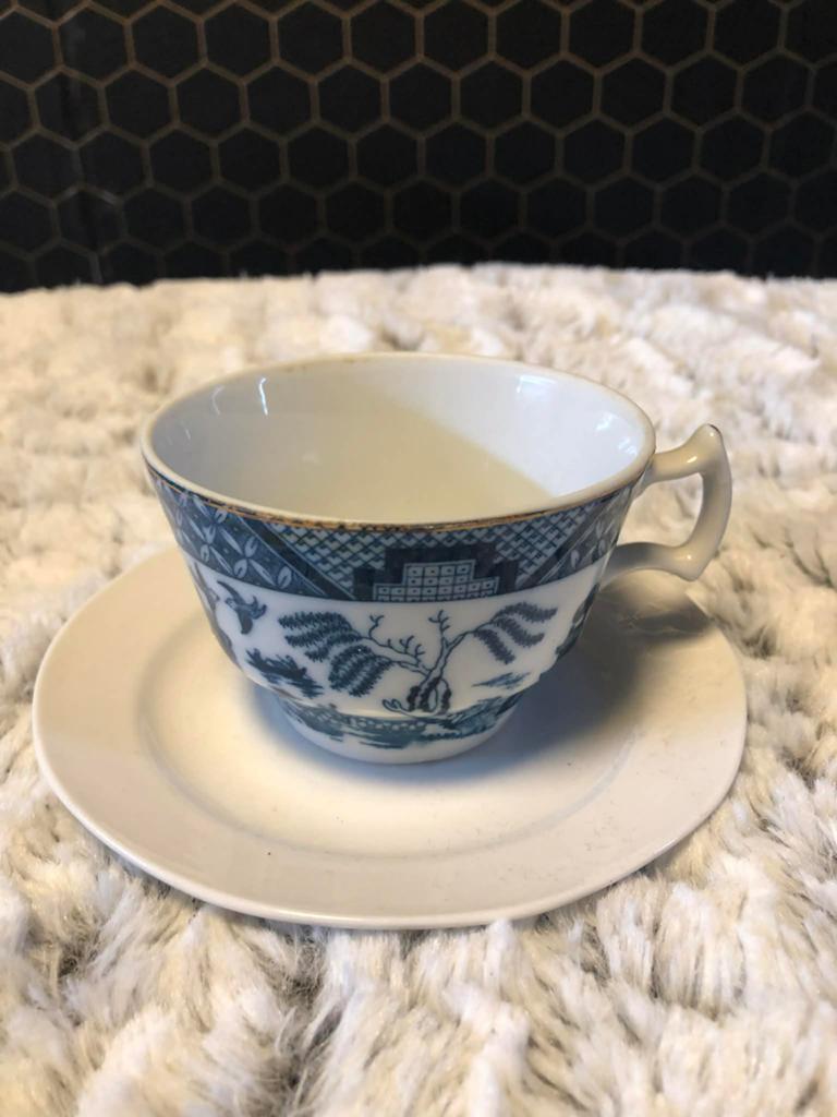 Antiek Delfts Blauw Theekopje met Schotel - Oosters Decor, Ophalen of Verzenden