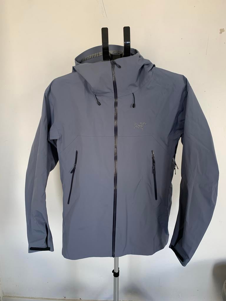 Arcteryx Beta Jacket - Nieuw - Maat L, Kleding | Heren, Jassen | Zomer, Ophalen of Verzenden, Nieuw, Maat 52/54 (L), Grijs