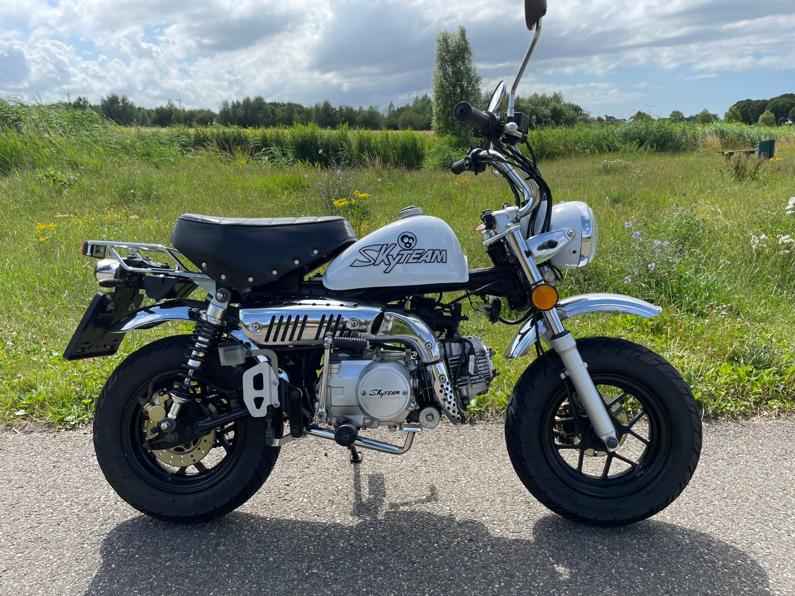 Honda monkey skyteam 125cc op motorkenteken, Fietsen en Brommers, Ophalen, Zo goed als nieuw