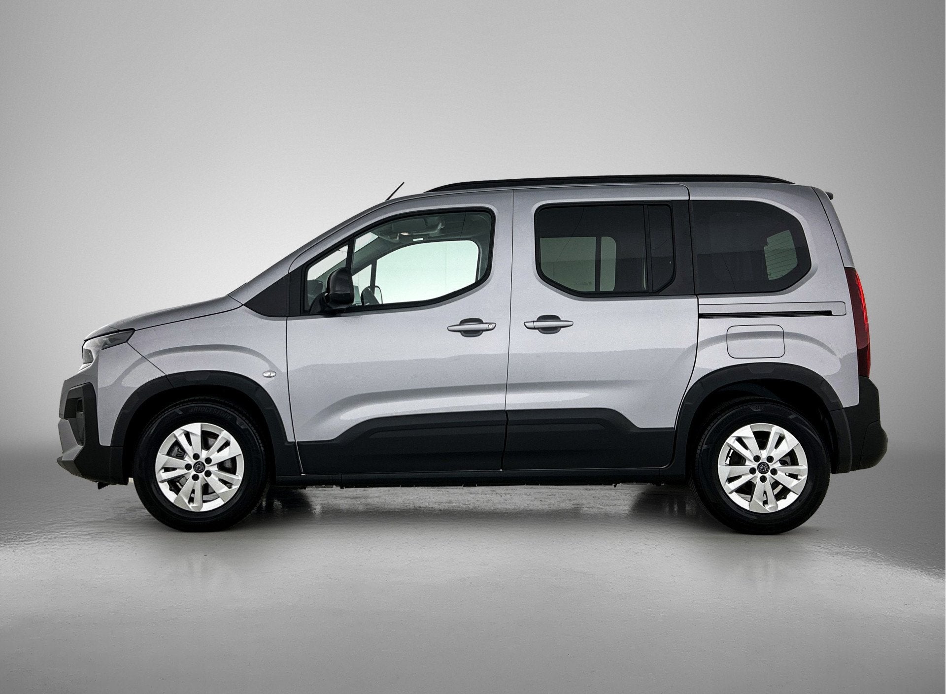 Peugeot Rifter Rifter 1.2 Pure Tech Direct leverbaar! Rolsto, 12 maanden, Gebruikt, Euro 6, 4 stoelen