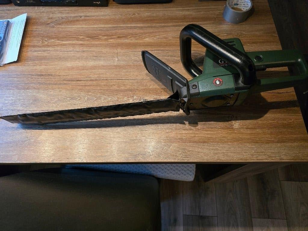Black & Decker Heggeschaar gt 221, Ophalen, Gebruikt, Elektrisch, Black & Decker