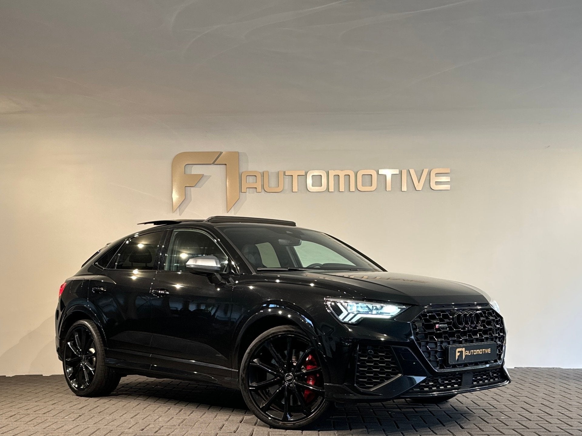 Audi RSQ3 Sportback 2.5 TFSI Sportback Pano|Memory|Sonos|360, Auto's, Automaat, Gebruikt, Euro 6, 1675 kg