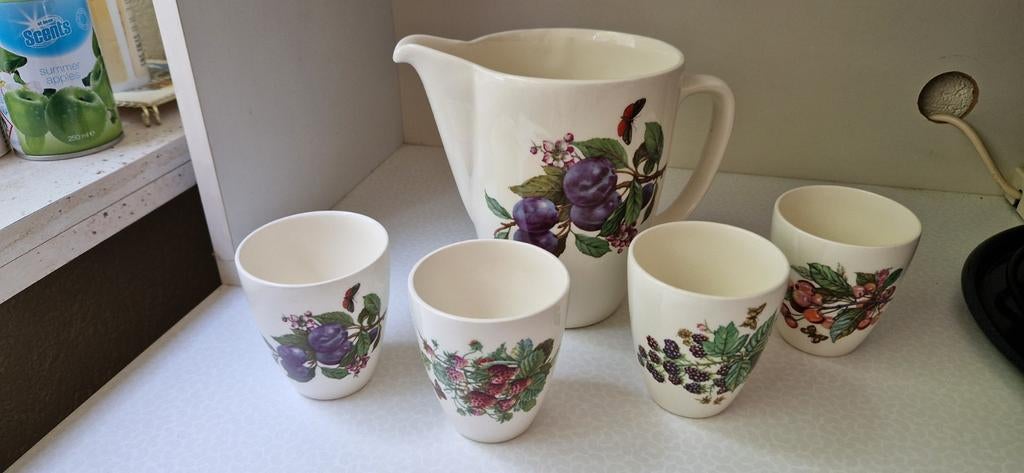 Vintage kan en bekers met fruitmotief, Huis en Inrichting, Keuken | Servies, Keramiek, Overige typen, Nieuw, Ophalen of Verzenden