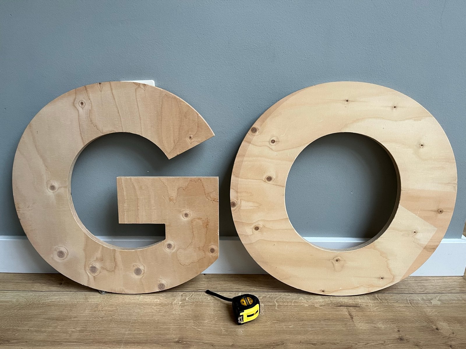 ==Nieuw== Grote houten letters 'GO', Ophalen of Verzenden, Nieuw, Beige, Hout