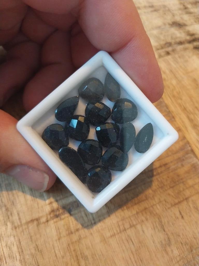 Roos geslepen en dubbel roos spinel, Ophalen of Verzenden, Zo goed als nieuw