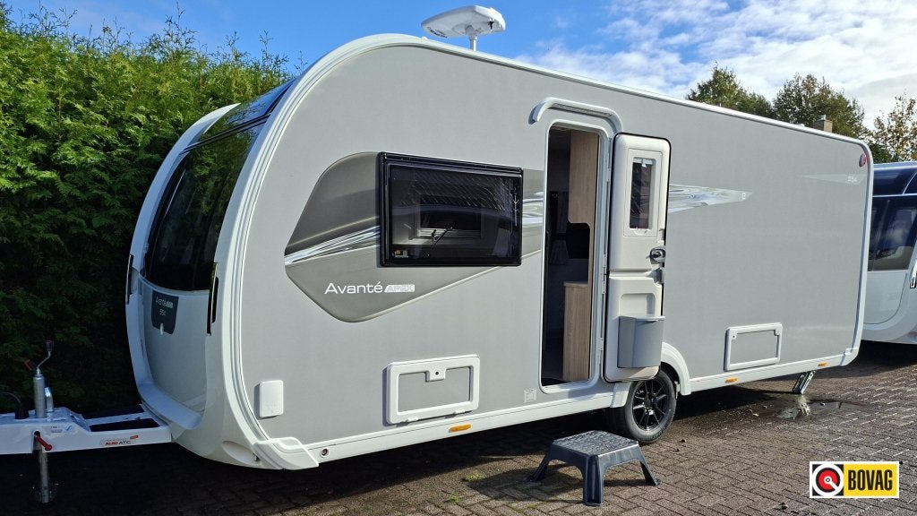 Elddis Avante 550 2026 . incl. Apex pakket., Standaardzit, Elddis, Bedrijf, 1250 - 1500 kg