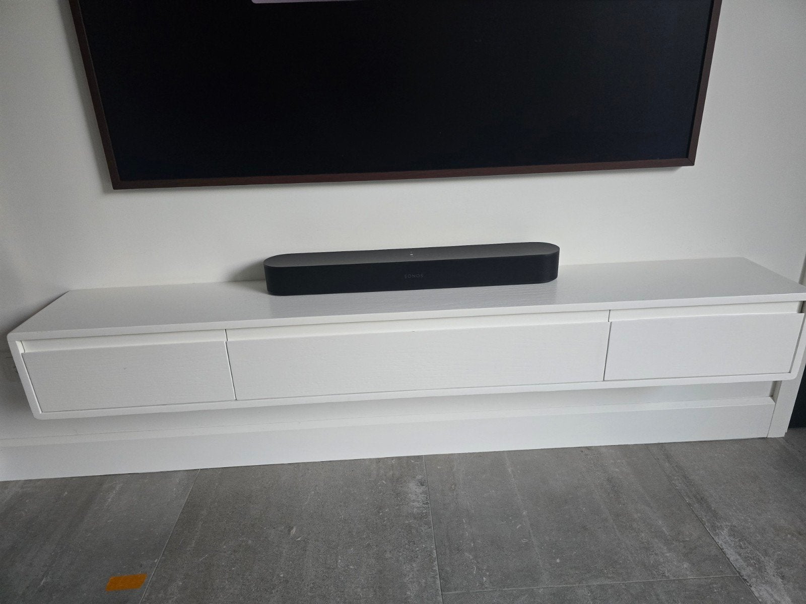 Witte zwevende tv-meubel met lades, Ophalen, 150 tot 200 cm, Zo goed als nieuw, Minder dan 100 cm