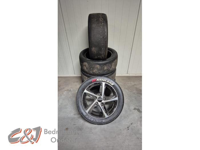 Bandenset van een Opel Corsa, Auto-onderdelen, Banden en Velgen, Gebruikt, -, -, Ophalen of Verzenden