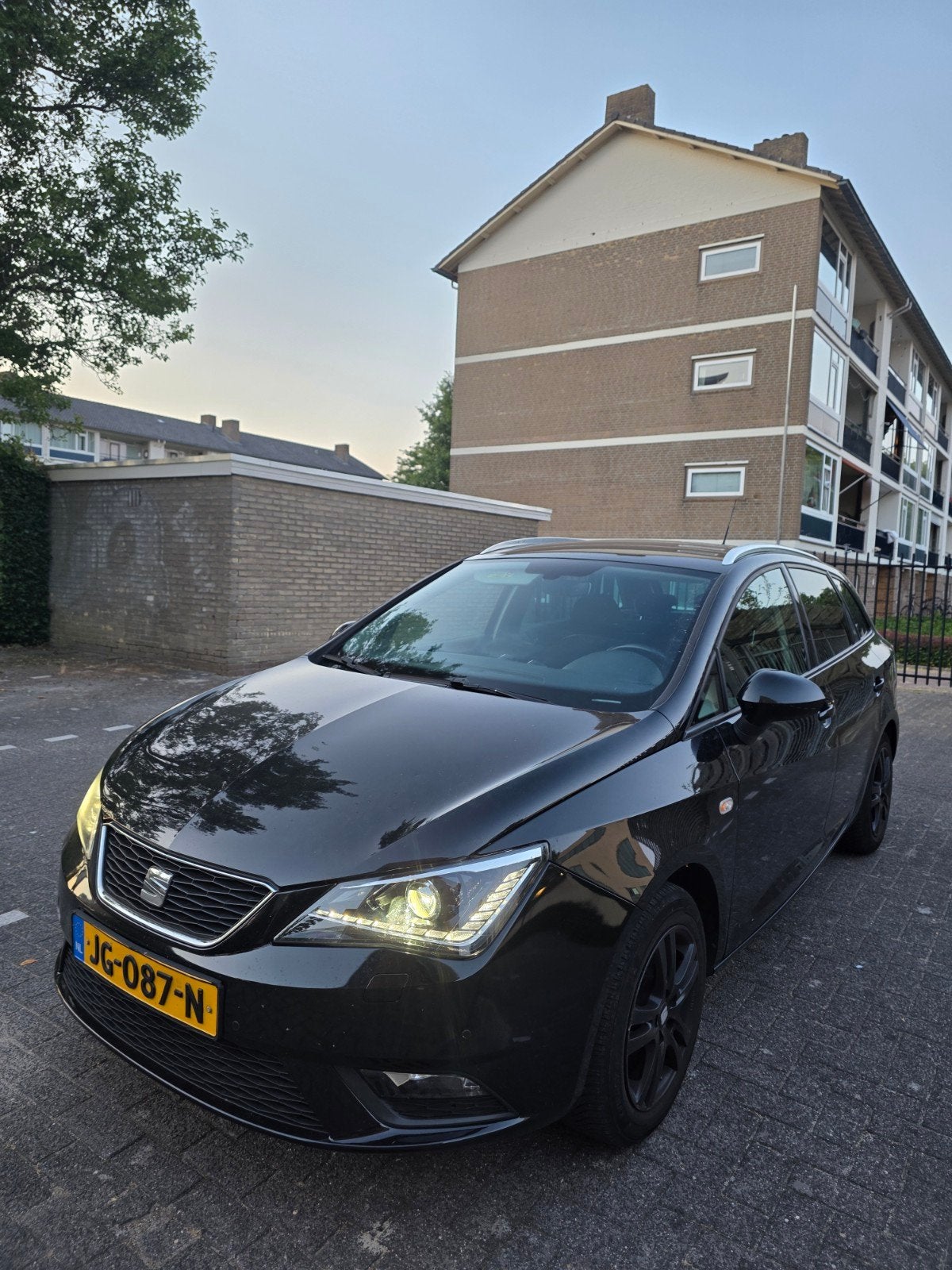 Seat Ibiza 1.0 TSI 70KW ST 2016 Zwart, Auto's, Voorwielaandrijving, 40 €/maand, Origineel Nederlands, Stationwagon