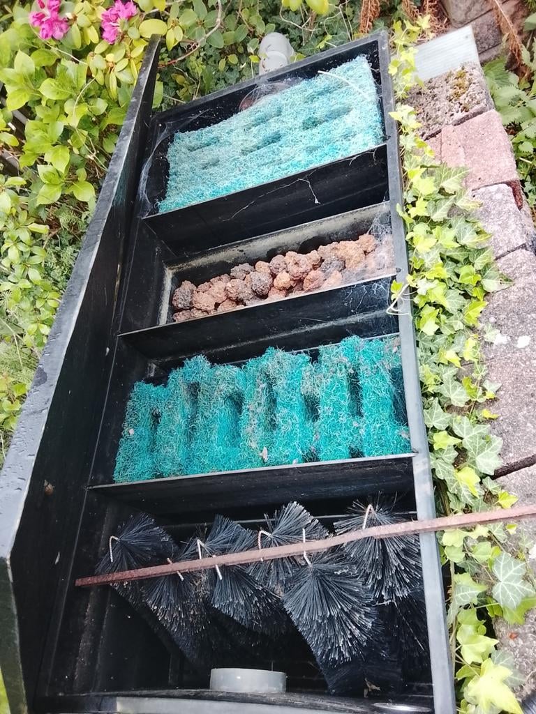 Vijverfilter met borstels en filtermatten, Ophalen of Verzenden, Gebruikt, Vijverfilter
