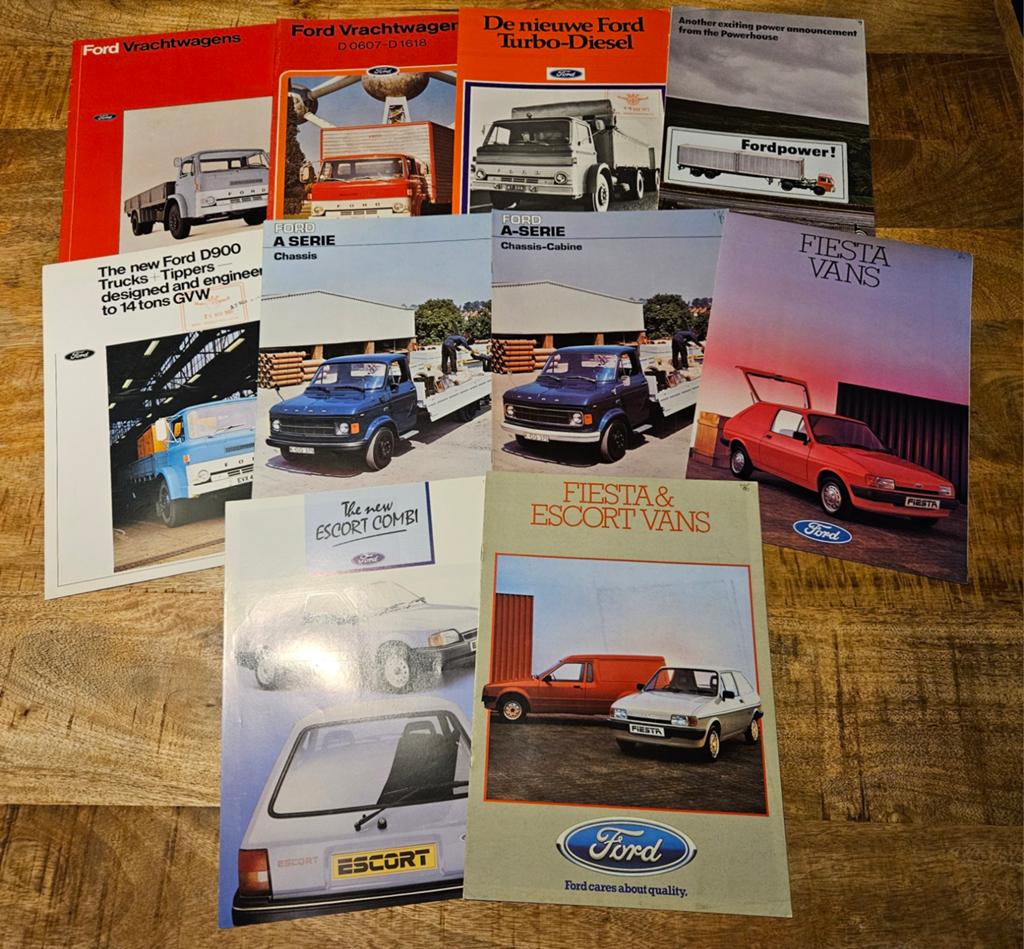 Autofolders 10 voor een Tientje!  Ford (68), Ophalen of Verzenden, Zo goed als nieuw, Ford
