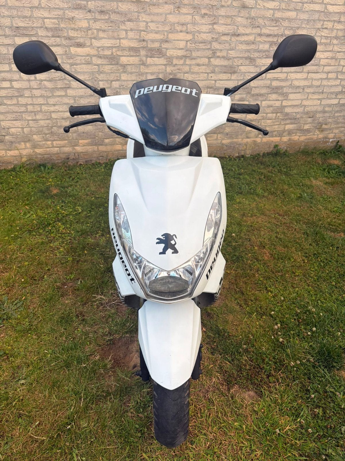 Peugeot Kisbee Snor Scooter - Wit, 45 km/u, Blauw Kenteken, Ophalen