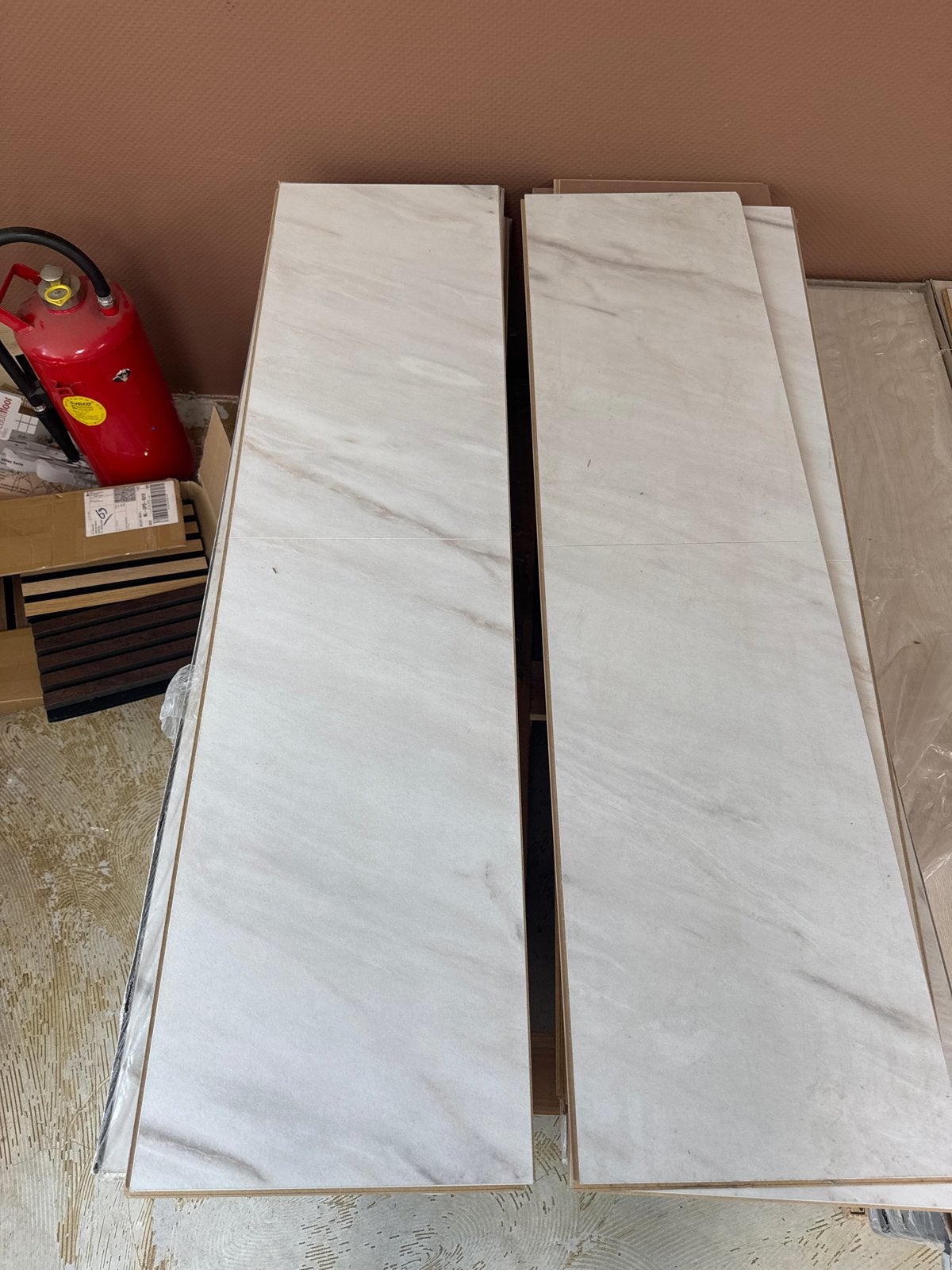 Restpartij waterdicht marmer tegel laminaat 40m2, Ophalen, Nieuw, 25 tot 50 m², Crème