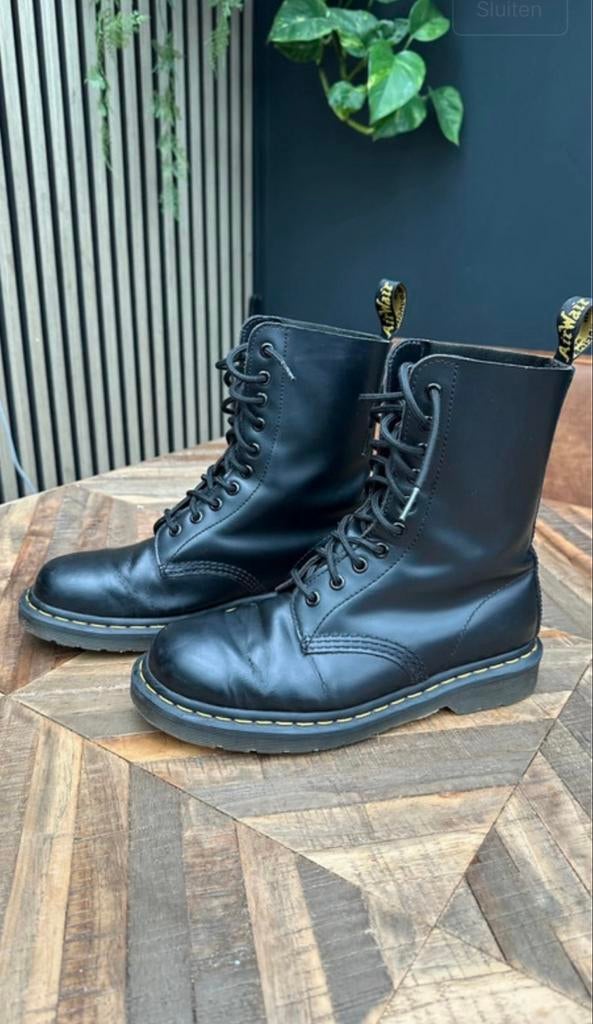 Dr. Martens Zwarte Laarzen maat 38 - 10 Gaatjes, Ophalen of Verzenden, Gedragen, Zwart, Hoge laarzen