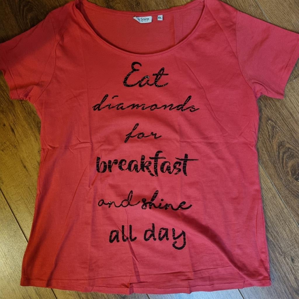 Koraalrood T-shirt met tekstprint - Maat XL, Kleding | Dames, Claire, Maat 46/48 (XL) of groter, Ophalen of Verzenden, Zo goed als nieuw