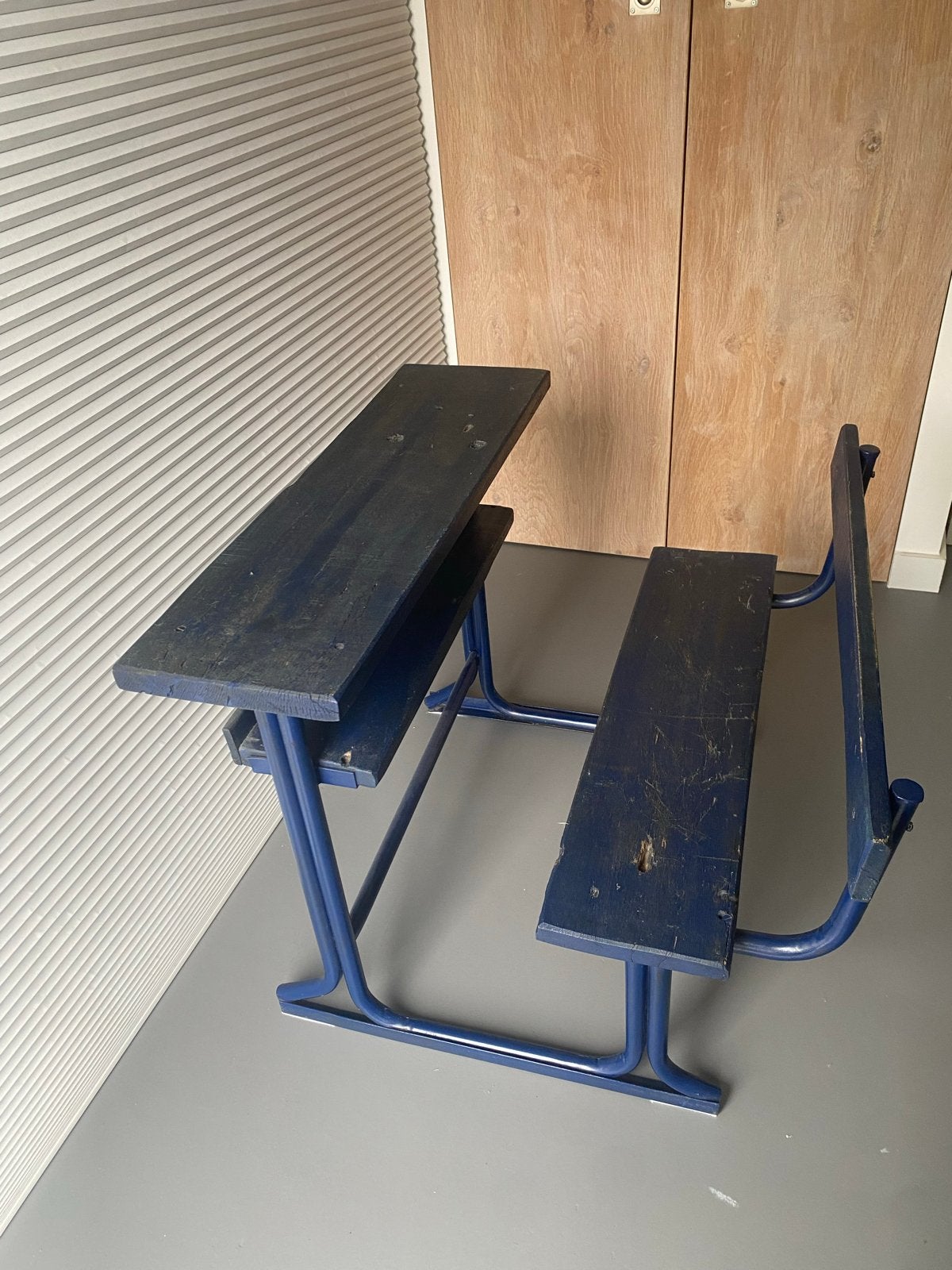 Oud Indiaas schoolbankje - blauw metaal en hout, Antiek en Kunst, Ophalen