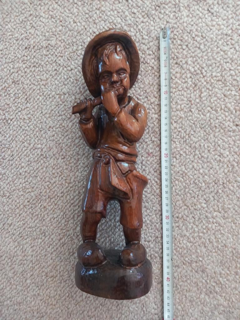 Houten beeldje jongen met fluit, 40 cm, Verzamelen, Beelden en Beeldjes, Ophalen of Verzenden, Zo goed als nieuw, Mens
