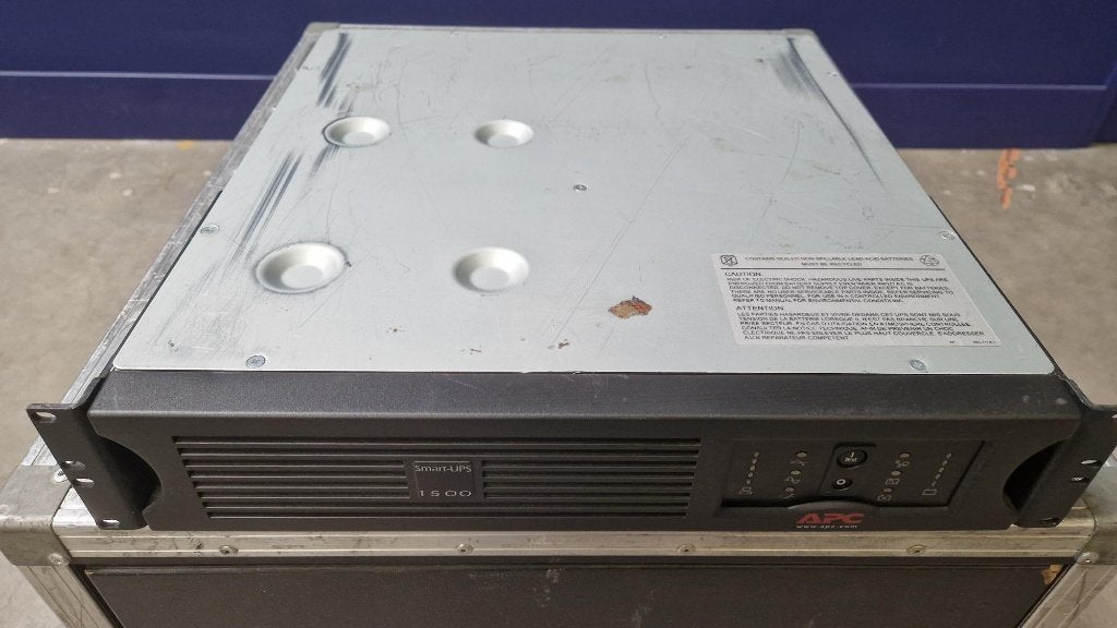 APC Smart-UPS SUA1500RMI2U, Computers en Software, Noodvoedingen (UPS), Ophalen, Gebruikt, -, -