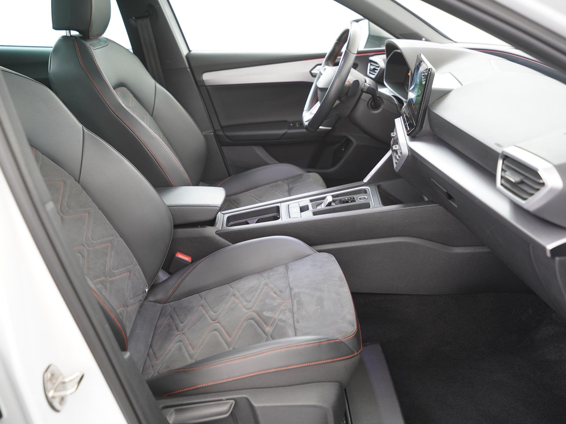 SEAT Leon Sportstourer 1.5 eTSI FR | Panoramadak | Memory st, 12 maanden, Euro 6, 4 cilinders, Leon